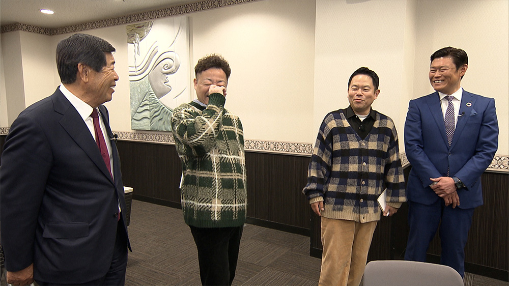 写真：名言探しの様子