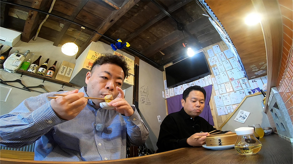 写真：名言探しの様子